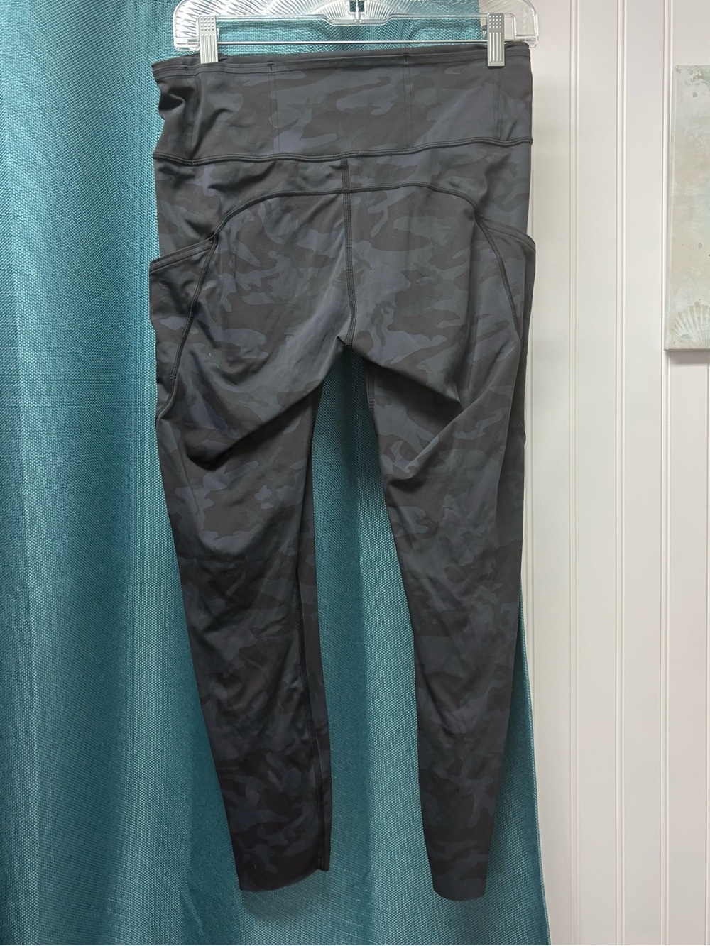 Lululemon blue and black camo leggings size 10